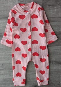 Чоловічок Pamira «Серця» персиковий, дівчинка 3-6-9 місяців