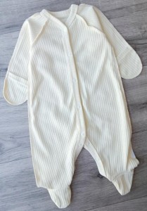 Чоловічок "Однотонний" бежевий, унісекс 0-3-6 місяців