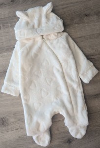 Человечек "Сердца" молочный, девочка 0-3 месяцев