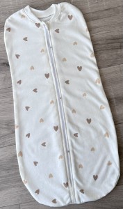 Кокон «Сердца» белый, девочка 0-3 месяцев