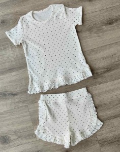 Костюм «Точки» молочный, девочка 24 месяцев