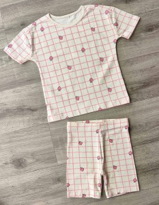 Костюм «Полуниця» бежевий, дівчинка 24 місяців