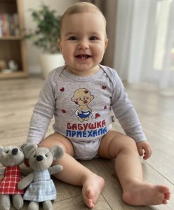 Боди Findik "Бабушка приехала" серый, мальчик  3-6-9-12-18 месяцев